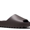 CHANCLAS YEEZY ‘SOOT’