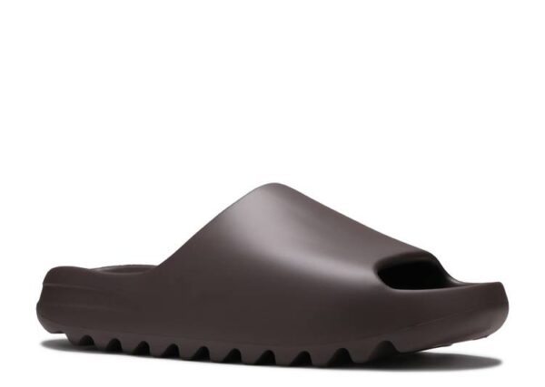 CHANCLAS YEEZY ‘SOOT’