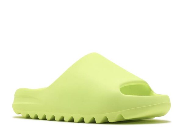 CHANCLAS YEEZY ‘GLOW GREEN’