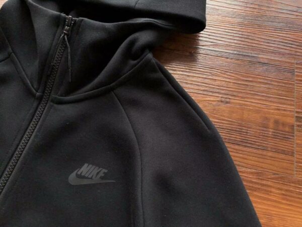NIKE TECH FLEECE TRACKSUIT