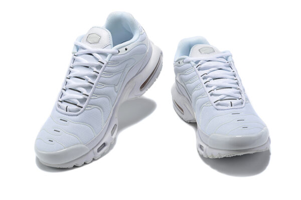 AIR MAX PLUS TN ‘TRIPLE WHITE’