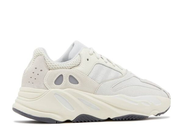 YEEZY BOOST 700 ‘ANALOG’