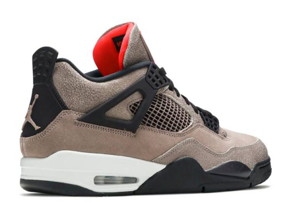 JORDAN RETRO 4 ‘TAUPE HAZE’