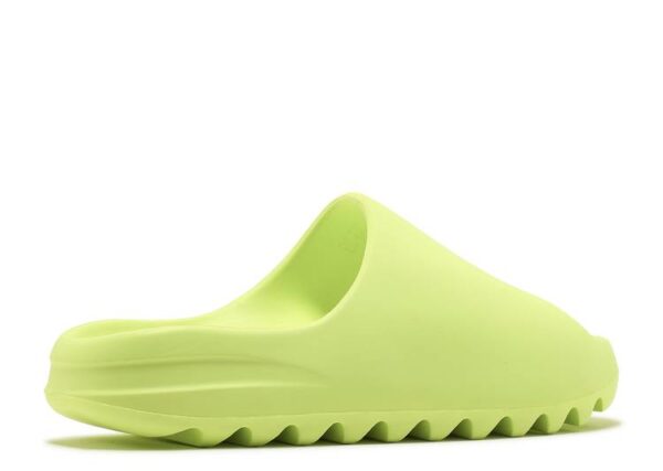 CHANCLAS YEEZY ‘GLOW GREEN’
