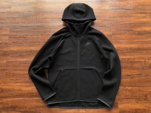 NIKE TECH FLEECE TRACKSUIT