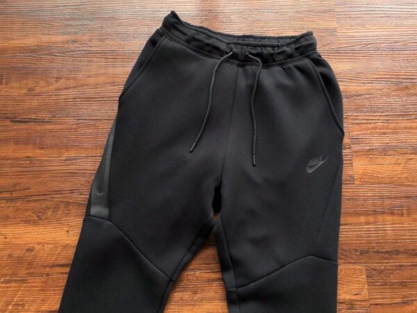 NIKE TECH FLEECE TRACKSUIT