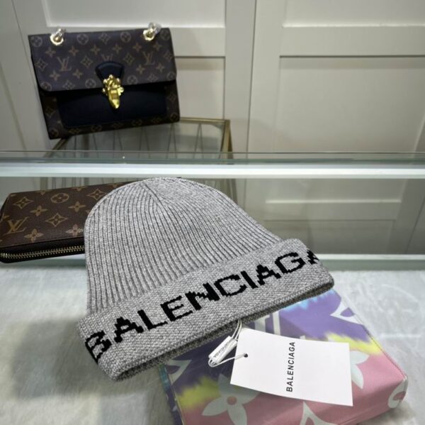 GORRO BALENCIAGA