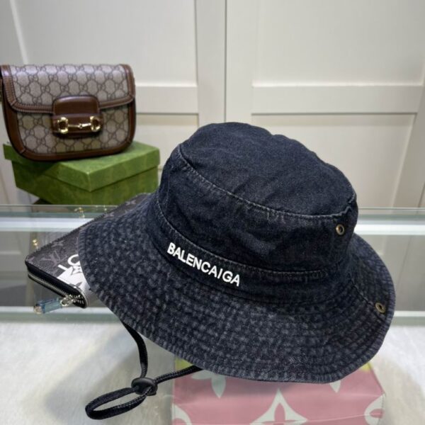 SOMBRERO BALENCIAGA