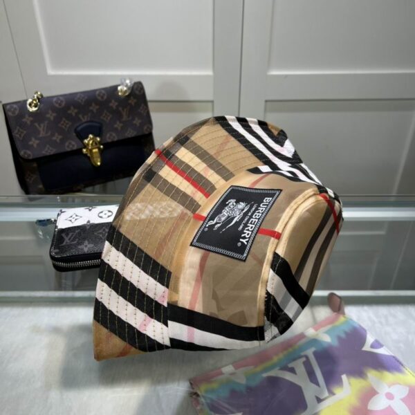 SOMBRERO BURBERRY