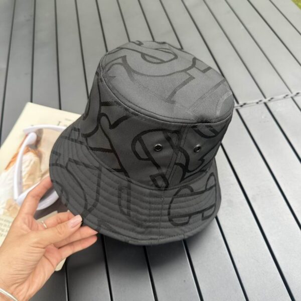 SOMBRERO BURBERRY