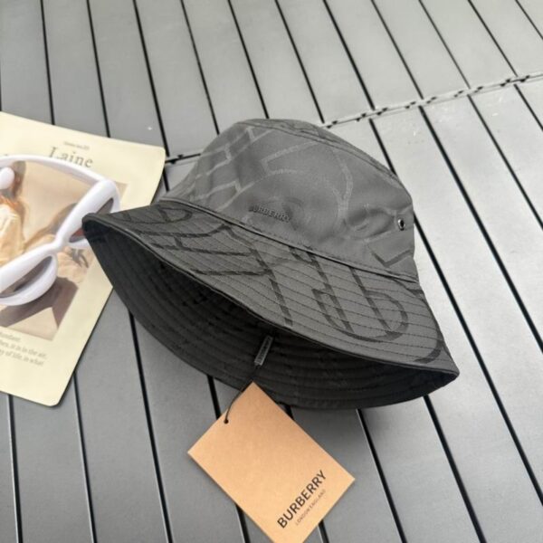 SOMBRERO BURBERRY