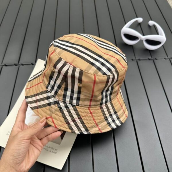 SOMBRERO BURBERRY