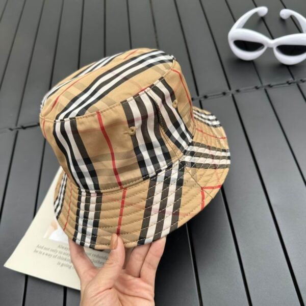 SOMBRERO BURBERRY
