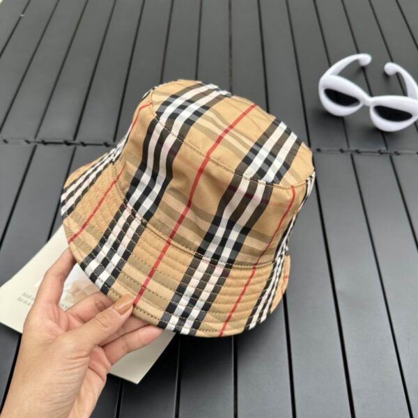 SOMBRERO BURBERRY