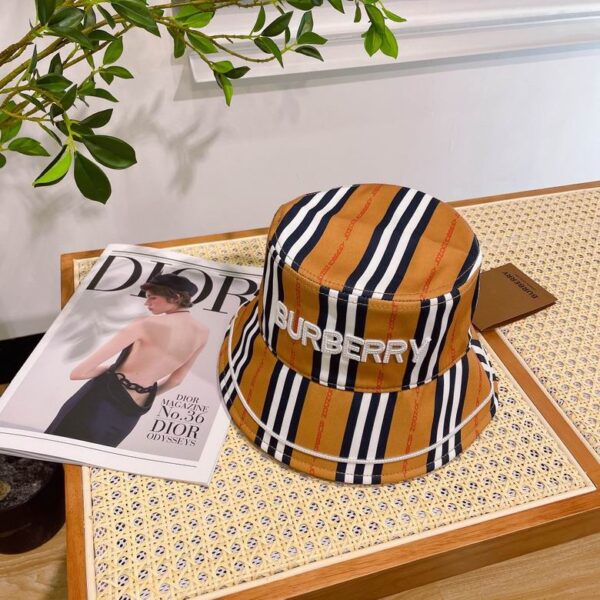 SOMBRERO BURBERRY