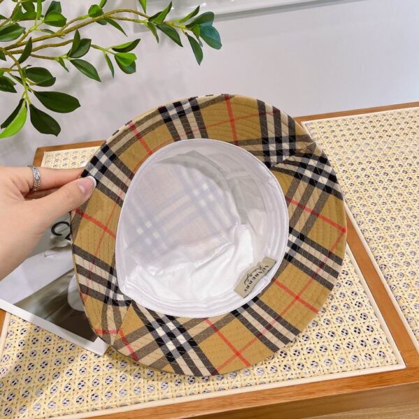 SOMBRERO BURBERRY