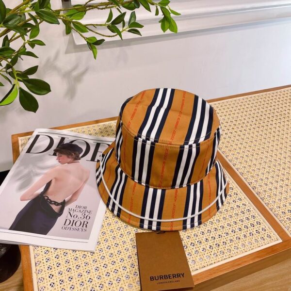 SOMBRERO BURBERRY