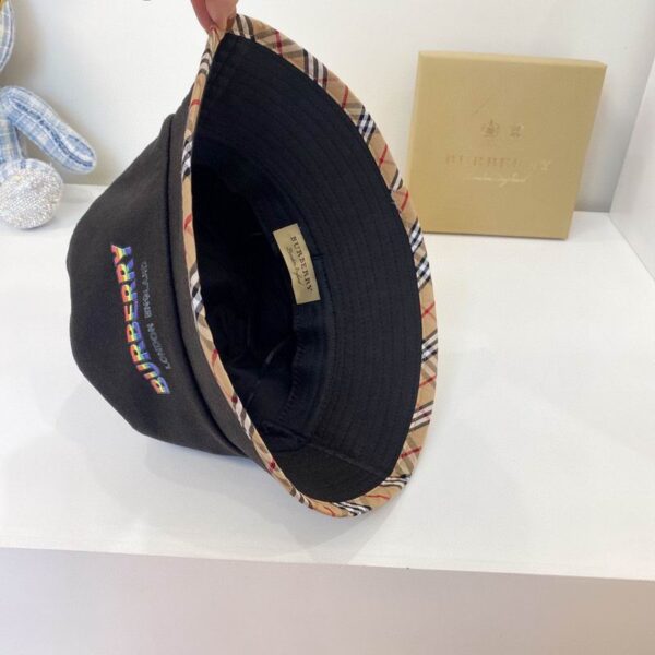 SOMBRERO BURBERRY