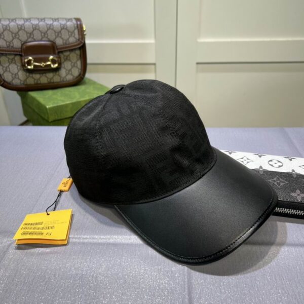GORRA FENDI