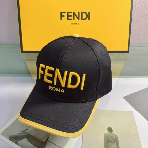 GORRA FENDI