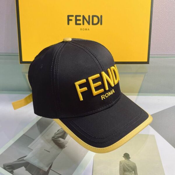 GORRA FENDI