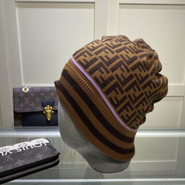 GORRO FENDI