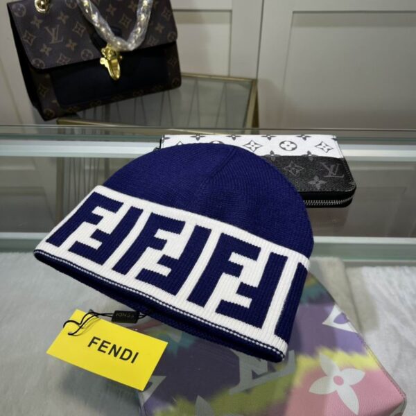GORRO FENDI
