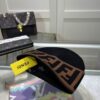 GORRO FENDI