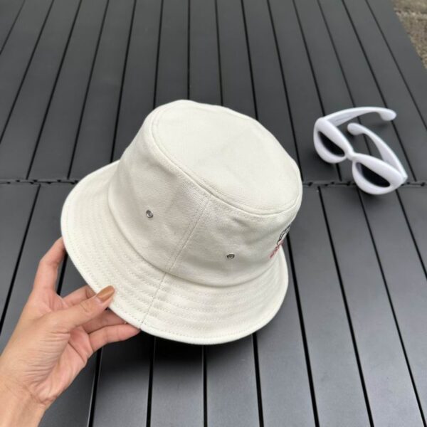 SOMBRERO FENDI