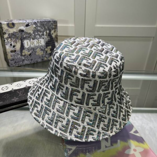 SOMBRERO FENDI