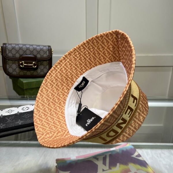 SOMBRERO FENDI