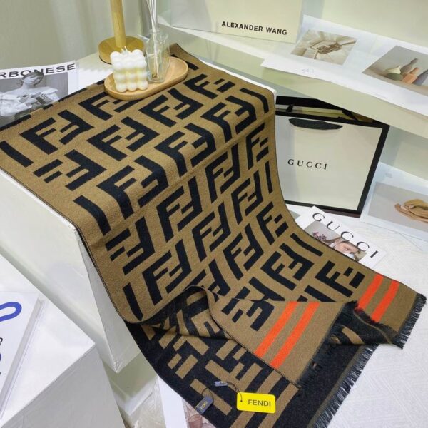 SCARF FENDI