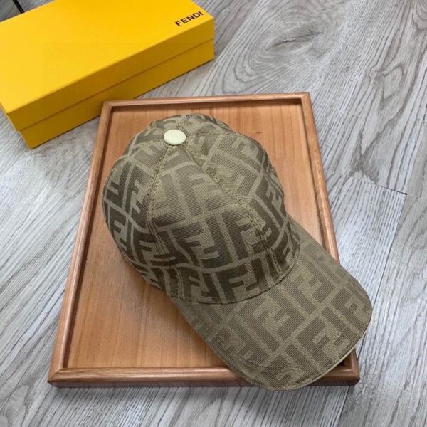 GORRA FENDI