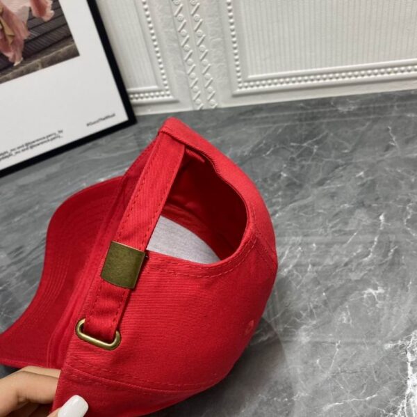 GORRA FENDI