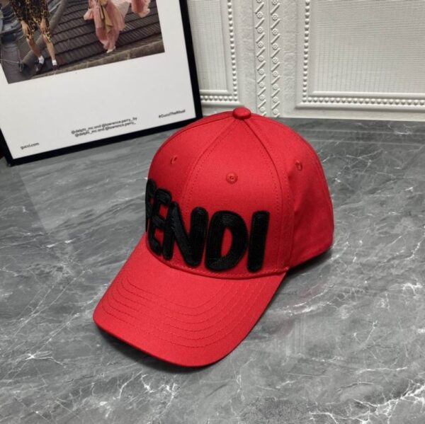 GORRA FENDI