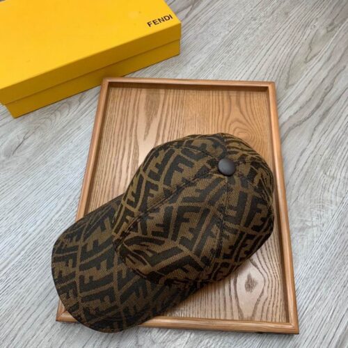 GORRA FENDI