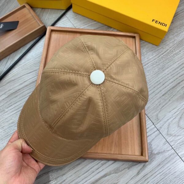 GORRA FENDI