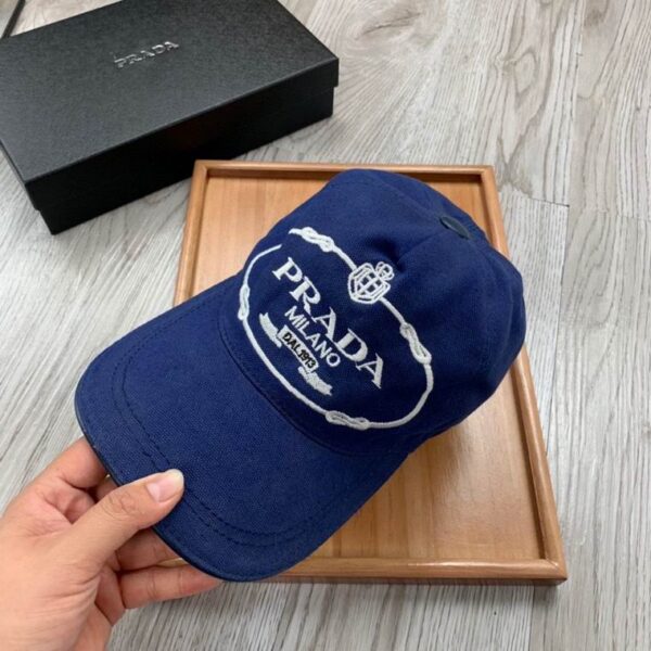 GORRA PRADA
