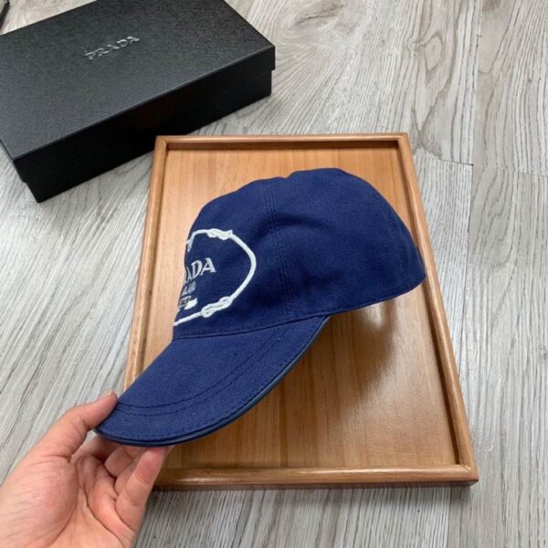 GORRA PRADA