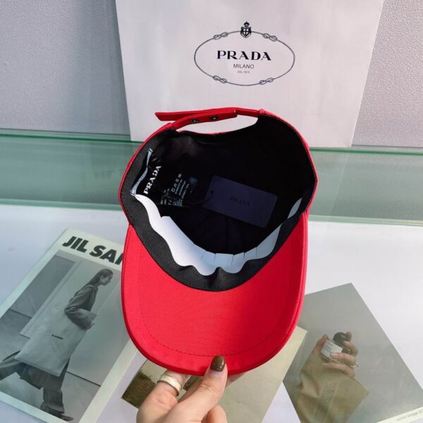 GORRA PRADA