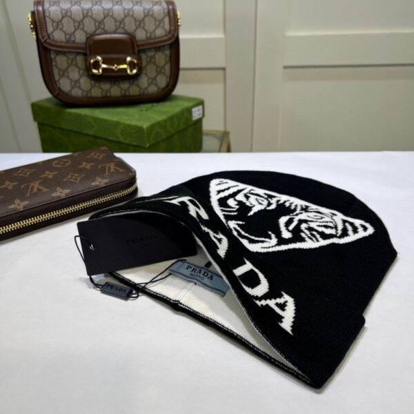 GORRO PRADA