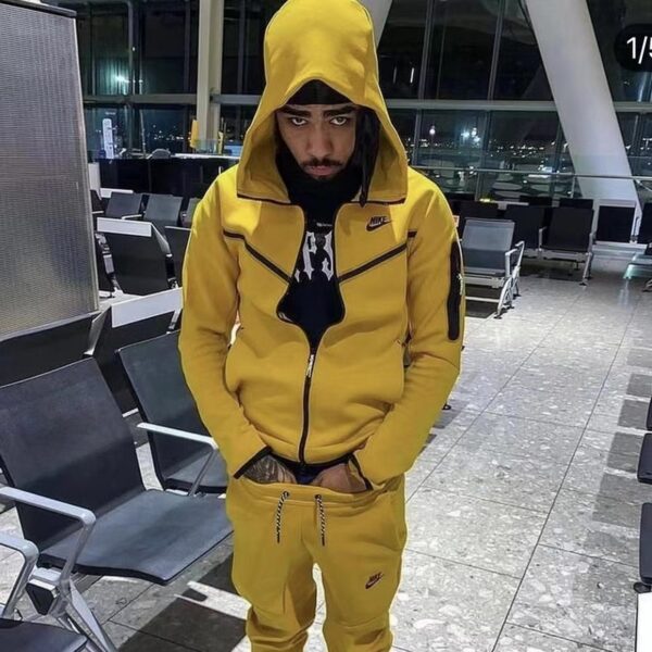NIKE TECH FLEECE TRACKSUIT