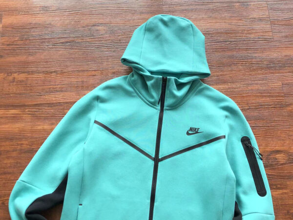 NIKE TECH FLEECE TRACKSUIT