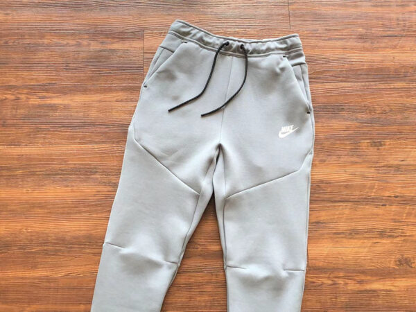 NIKE TECH FLEECE TRACKSUIT