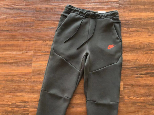NIKE TECH FLEECE TRACKSUIT