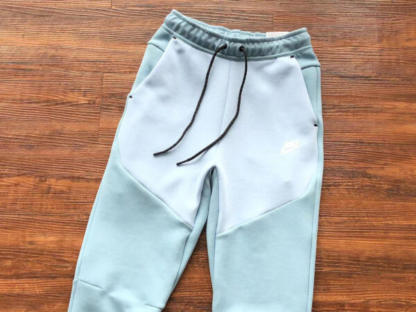 NIKE TECH FLEECE TRACKSUIT