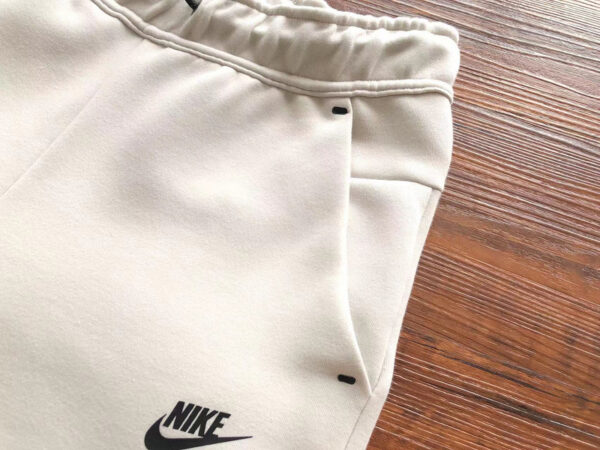 NIKE TECH FLEECE TRACKSUIT