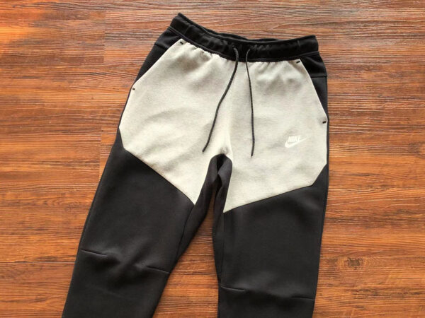 NIKE TECH FLEECE TRACKSUIT