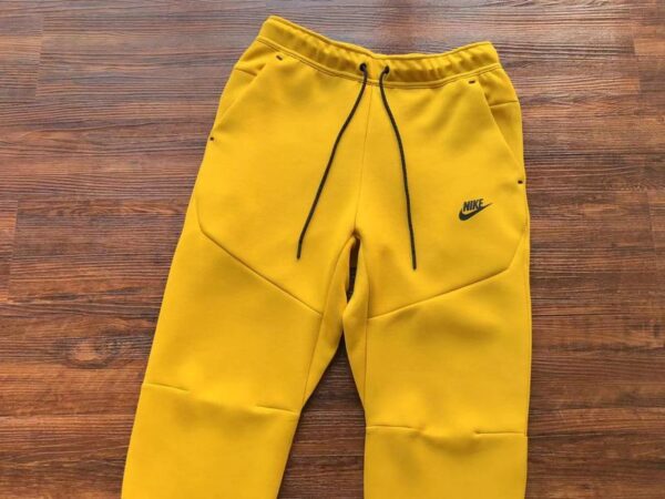 NIKE TECH FLEECE TRACKSUIT