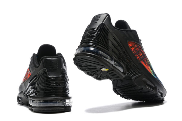 AIR MAX PLUS TN 3 ‘RAINBOW GRADIENT’